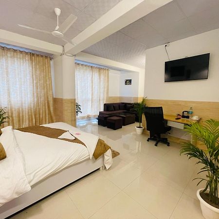 Dr White House - Noida Sector 18 Hotell Eksteriør bilde