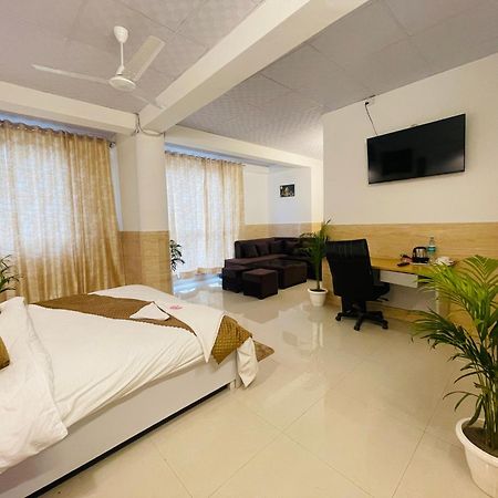 Dr White House - Noida Sector 18 Hotell Eksteriør bilde