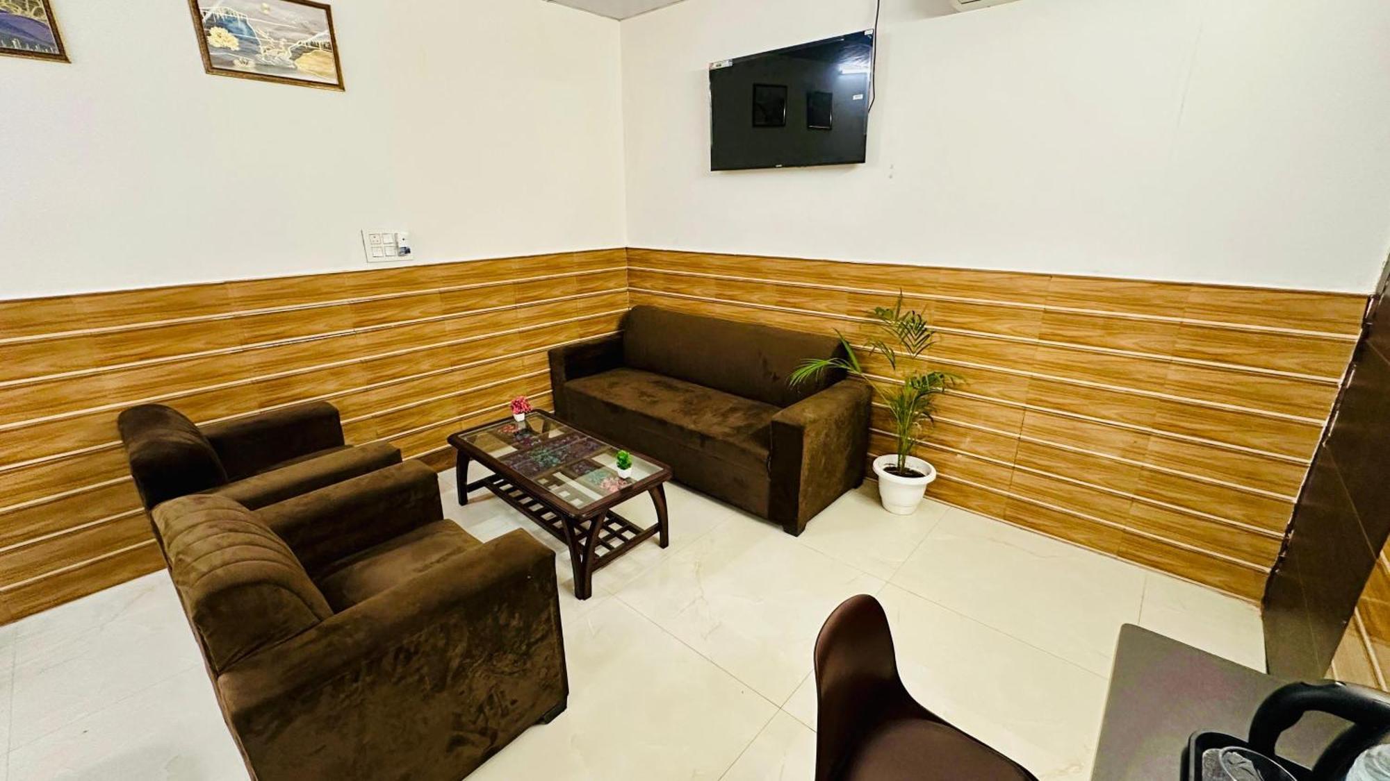 Dr White House - Noida Sector 18 Hotell Eksteriør bilde
