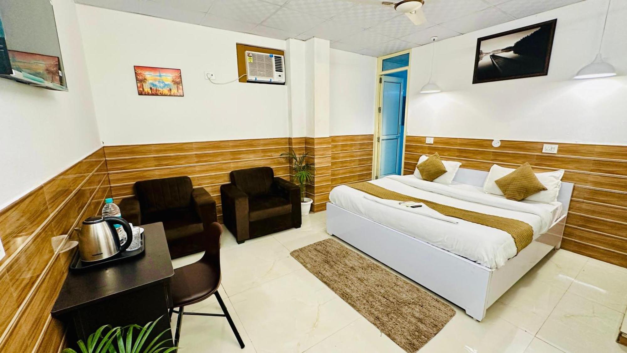 Dr White House - Noida Sector 18 Hotell Eksteriør bilde