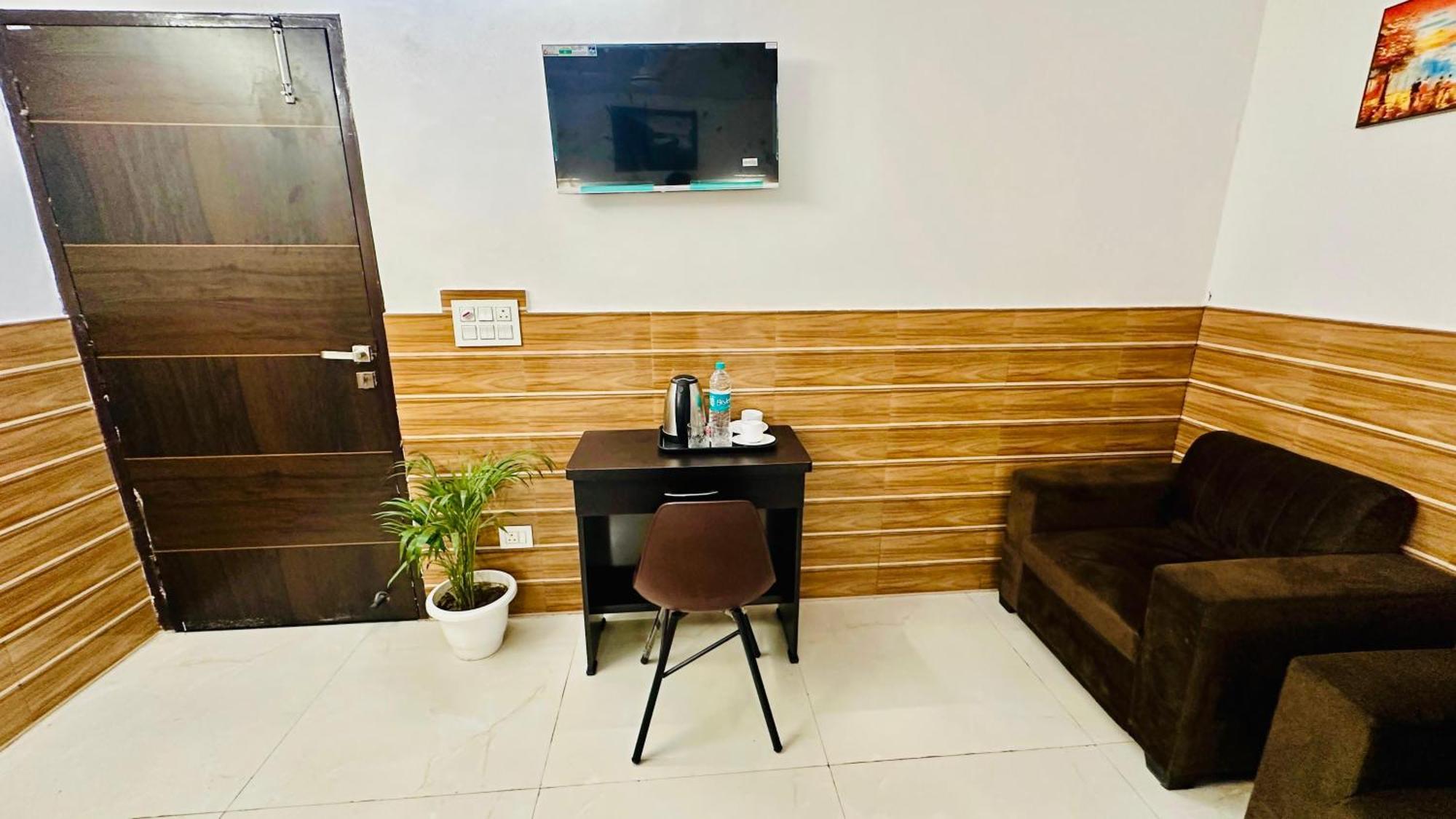 Dr White House - Noida Sector 18 Hotell Eksteriør bilde