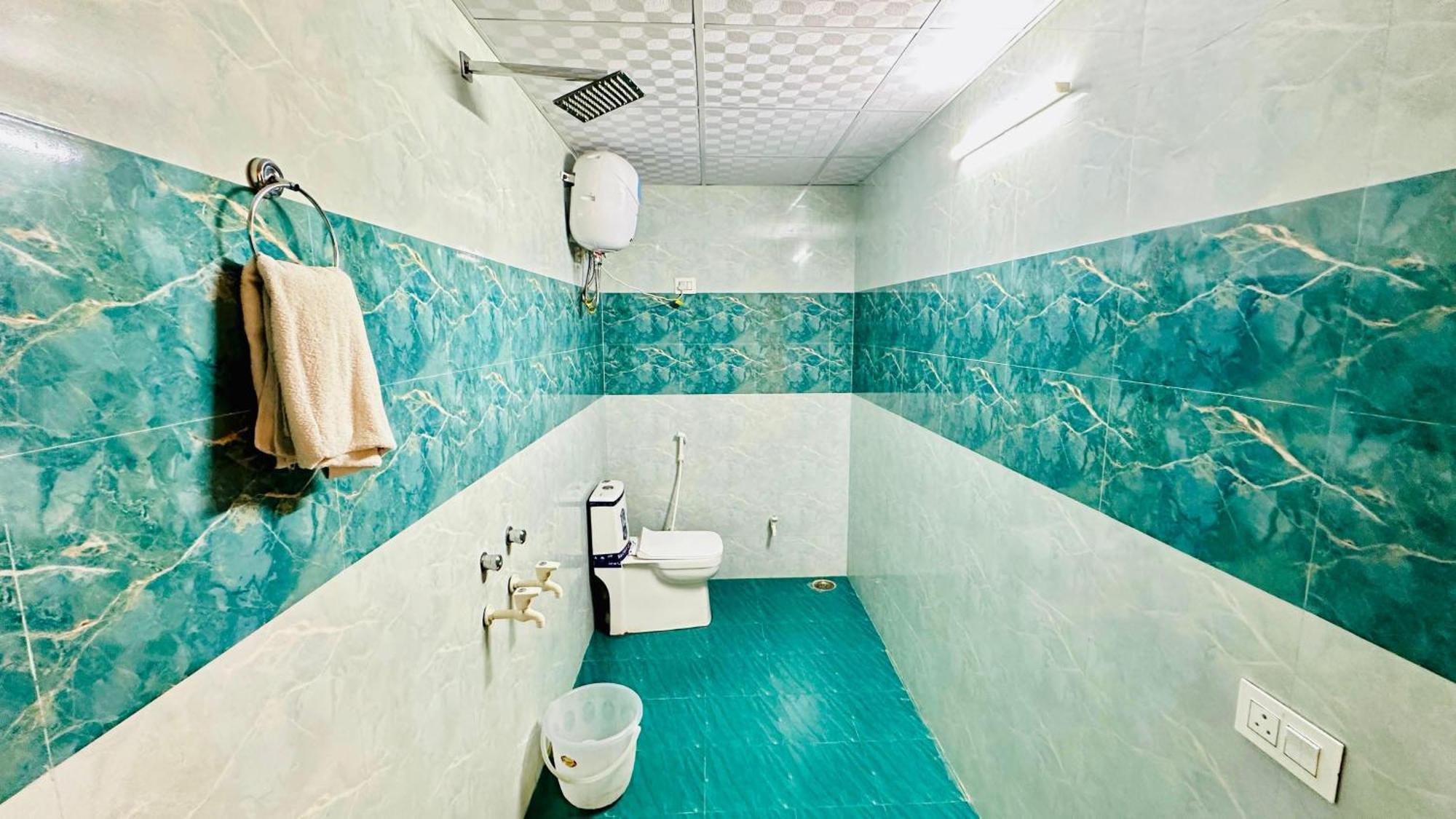 Dr White House - Noida Sector 18 Hotell Eksteriør bilde